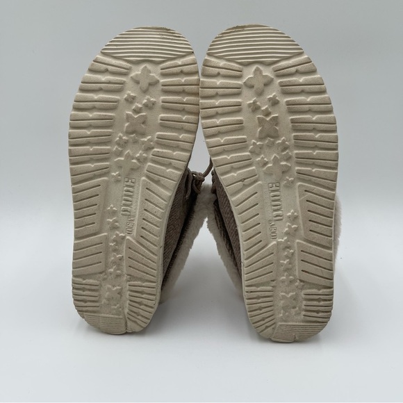 Women's Hey Dude Britt Shoes Size 9 Nut Slip-on Tie Faux Fur Casual Lightweight - Picture 9 of 14